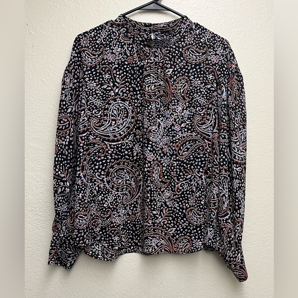 Banana Republic LS Paisley Volume Sleeve Top Size Large EUC (25” Pit To Pit)